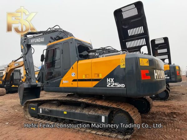13435051026396847 2025 Used Hyundai 225 Crawler Excavator