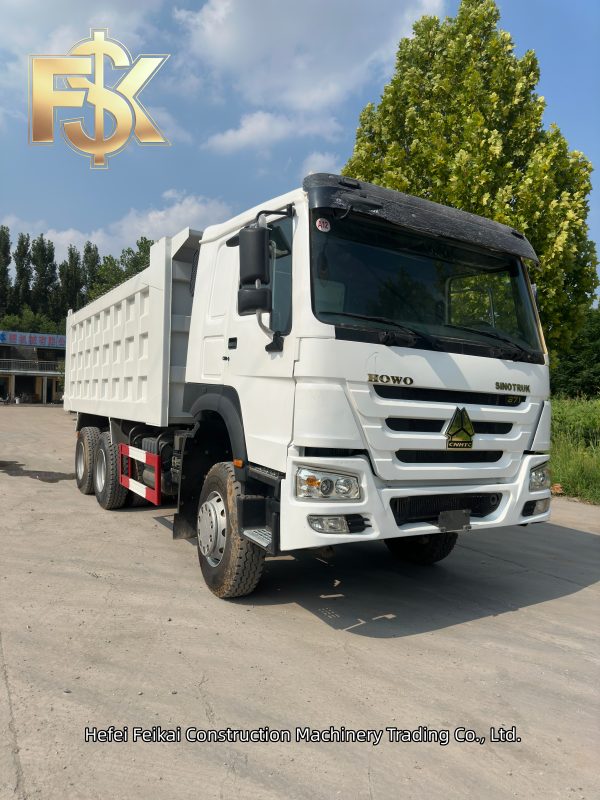 Used SINOTRUK HOWO 6×4 371HP RHD Dump Truck