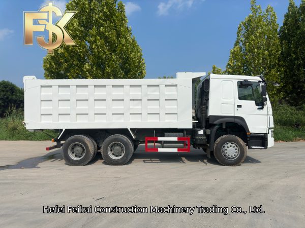 Used SINOTRUK HOWO 6×4 371HP RHD Dump Truck